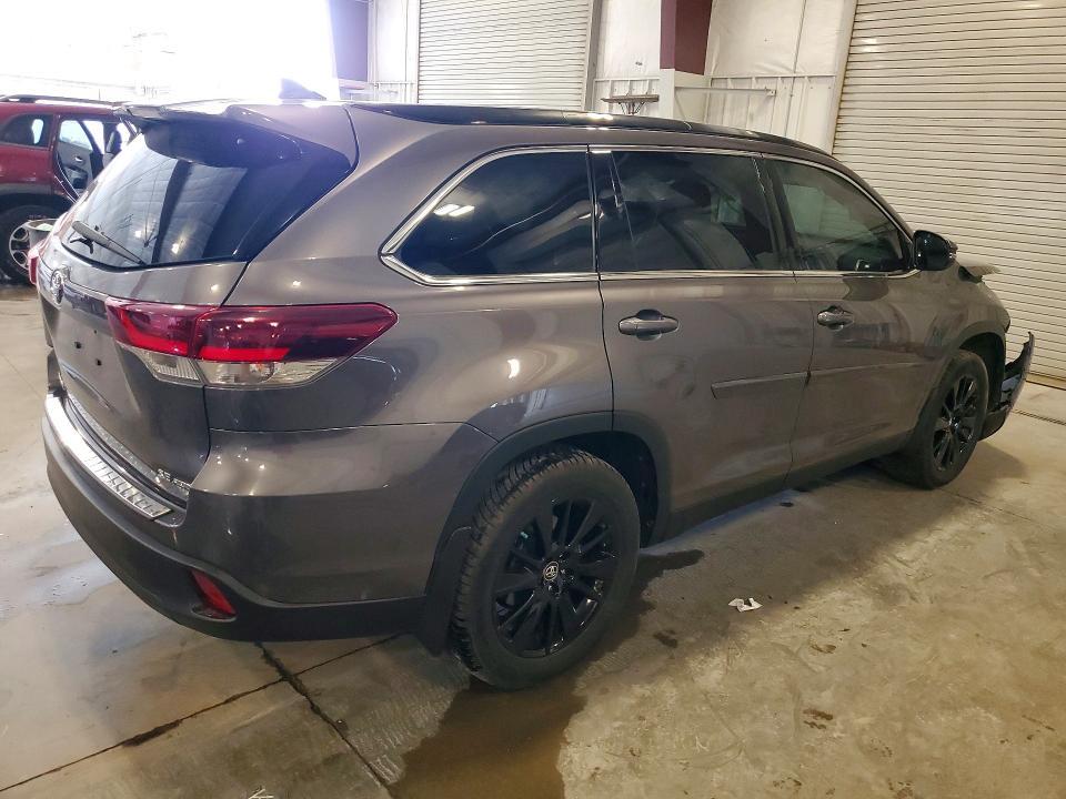 Photo 3 from auction – 2019 TOYOTA HIGHLANDER with VIN 5TDJZRFH8KS568413
