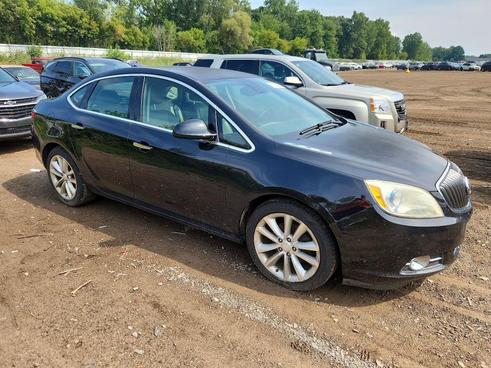 Снимка 4 от търг – 2014 BUICK VERANO с VIN 1G4PR5SK0E4117704