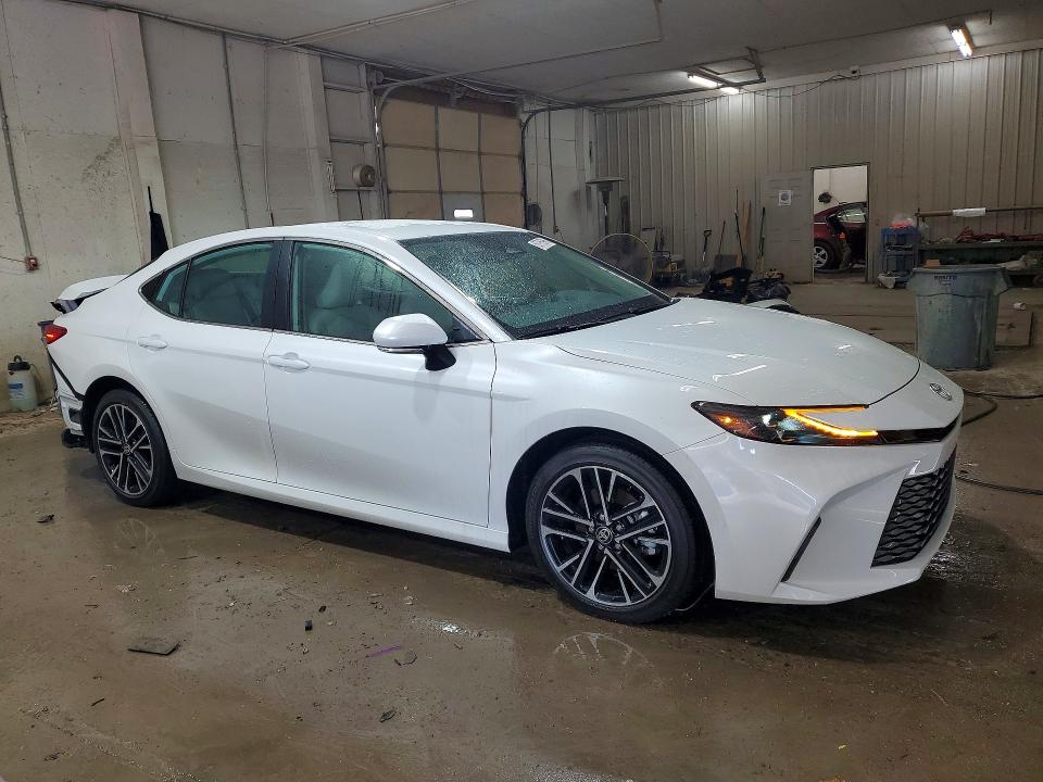 Photo 4 from auction – 2026 TOYOTA CAMRY with VIN 4T1DAACK8TU335212