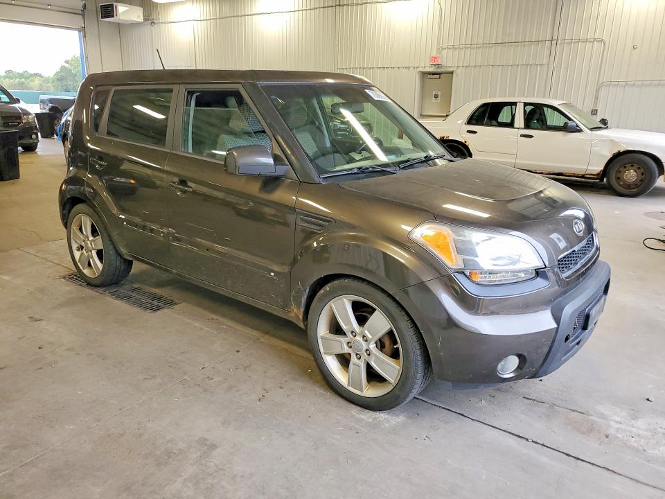 Photo 4 from auction – 2011 KIA SOUL with VIN KNDJT2A2XB7215158
