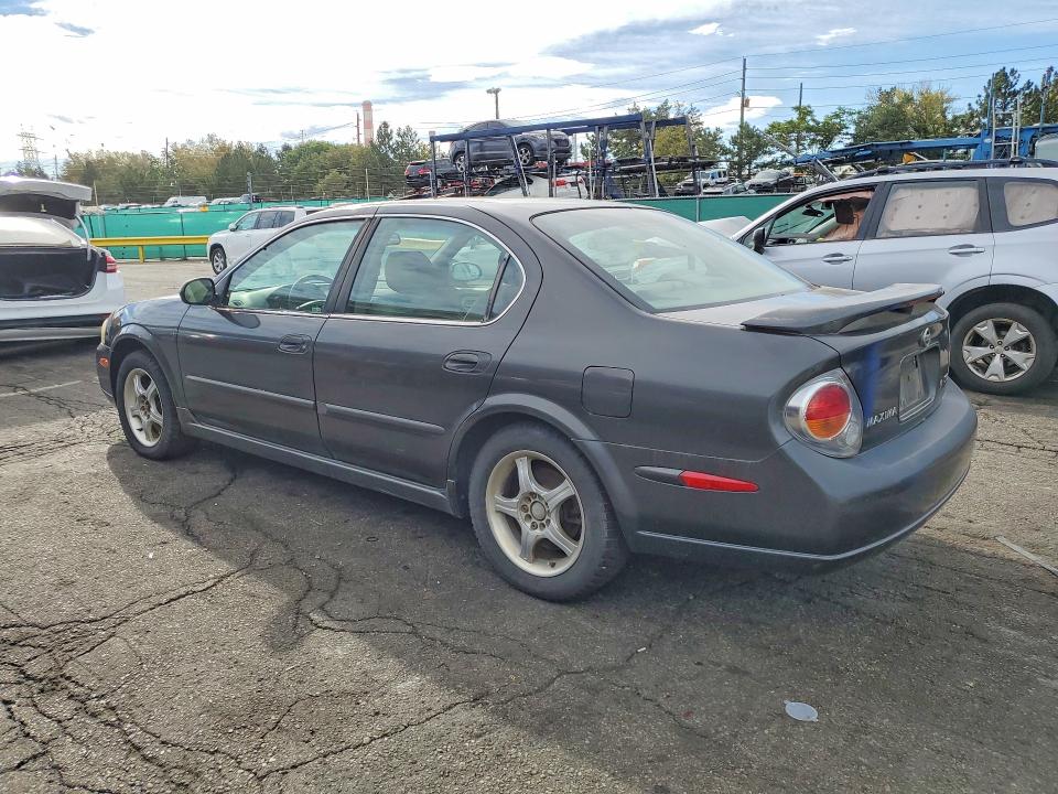 Photo 2 from auction – 2002 NISSAN MAXIMA with VIN JN1DA31D42T430832