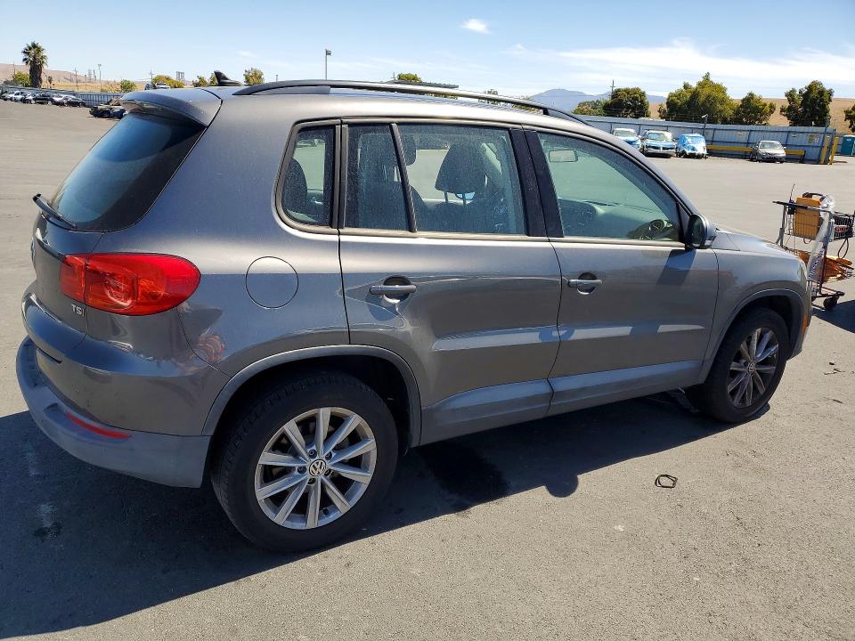 Photo 3 from auction – 2018 VOLKSWAGEN TIGUAN LIMITED with VIN WVGAV7AXXJK002351