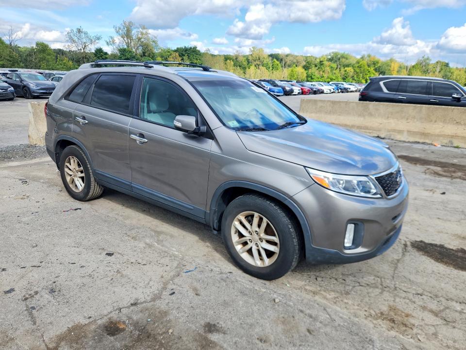 Photo 4 from auction – 2014 KIA SORENTO with VIN 5XYKT3A6XEG521877