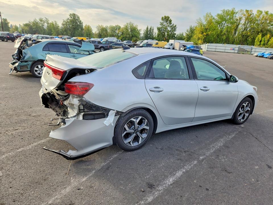 Foto 3 de la subasta – 2019 KIA FORTE con VIN 3KPF24AD9KE016124