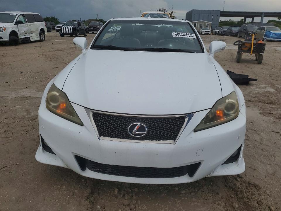 Photo 5 from auction – 2014 LEXUS IS with VIN JTHFE2C27E2510859