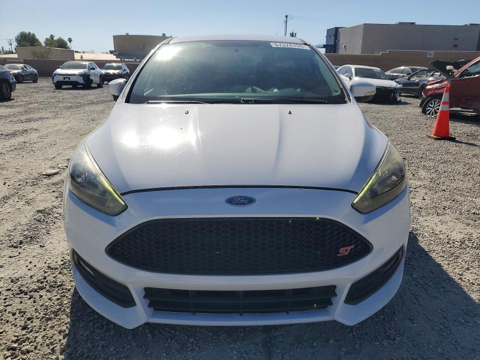 Photo 5 from auction – 2016 FORD FOCUS with VIN 1FADP3L96GL405688