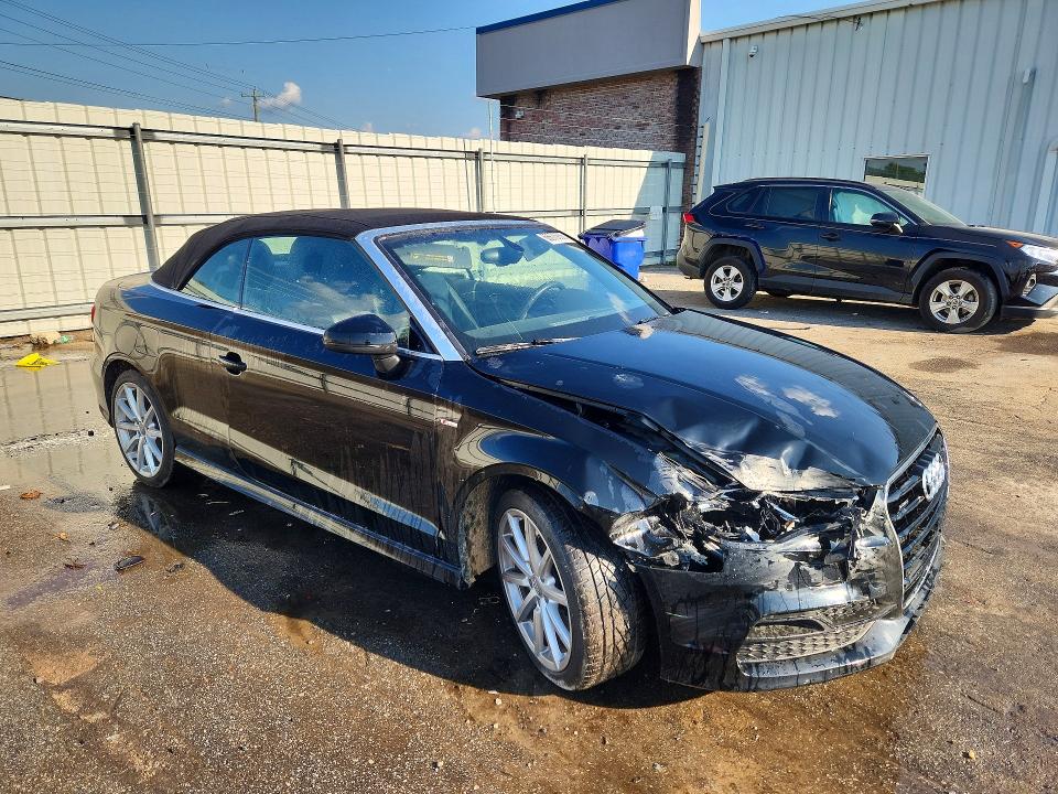 Снимка 4 от търг – 2015 AUDI A3 с VIN WAUWFLFF0F1044408