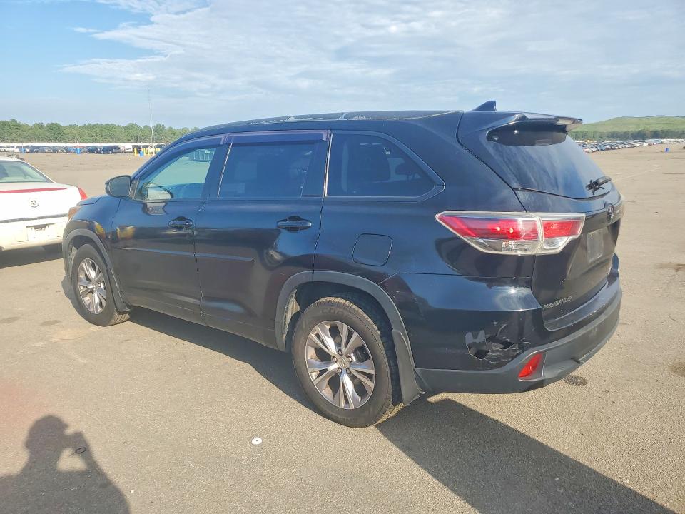 Photo 2 from auction – 2015 TOYOTA HIGHLANDER with VIN 5TDJKRFH3FS141182