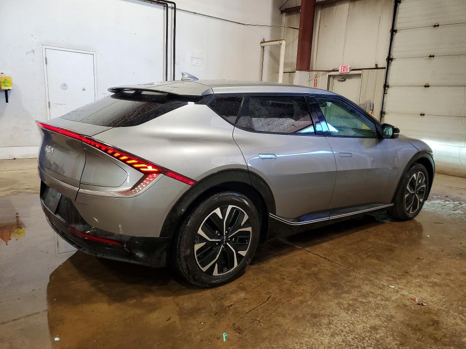 Photo 3 from auction – 2023 KIA EV6 with VIN KNDC34LA9P5130355