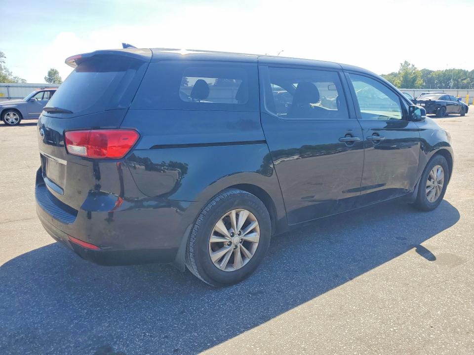 Photo 3 from auction – 2015 KIA SEDONA with VIN KNDMA5C17F6022115