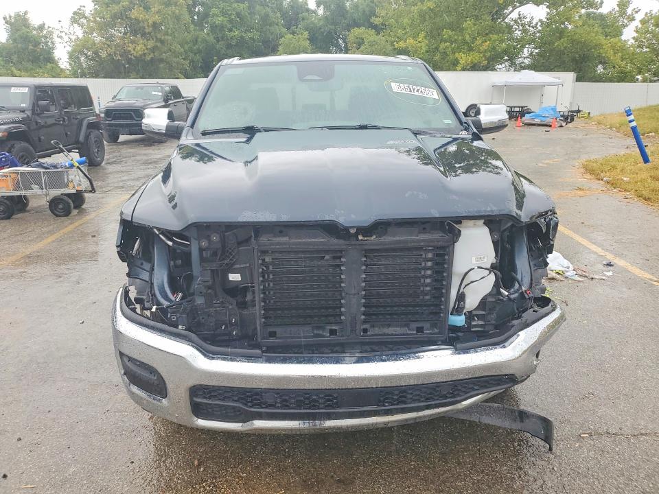 Фото 5 с аукциона – 2026 RAM 1500 с VIN 1C6SRFJP0TN307079
