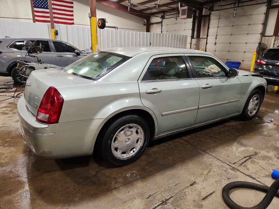 Photo 3 from auction – 2006 CHRYSLER 300 with VIN 2C3LA53G96H289257