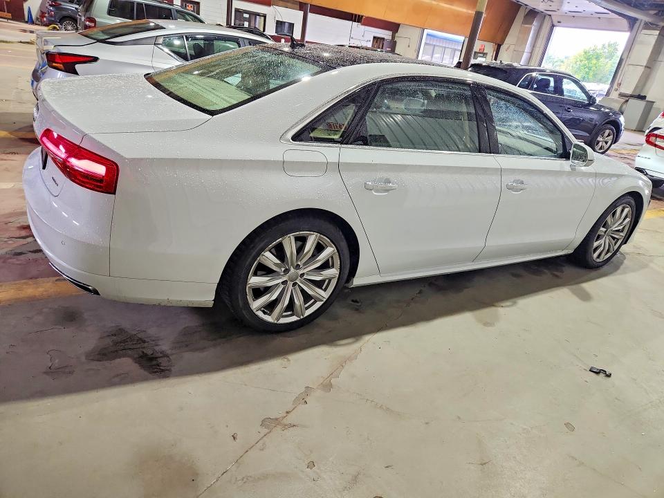 Photo 3 from auction – 2017 AUDI A8 with VIN WAU44AFD6HN018052