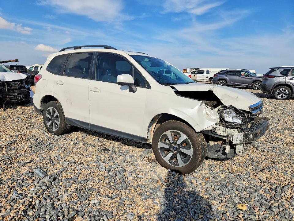Photo 4 from auction – 2018 SUBARU FORESTER with VIN JF2SJAGC7JH566494