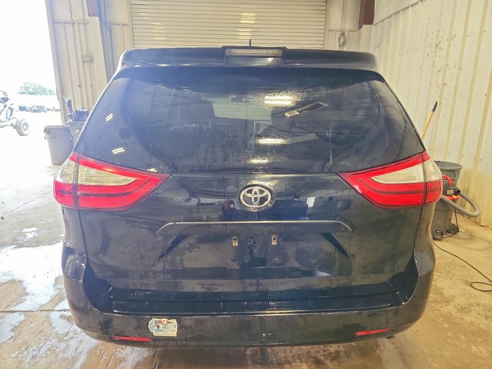 Photo 6 from auction – 2019 TOYOTA SIENNA with VIN 5TDZZ3DC9KS981352