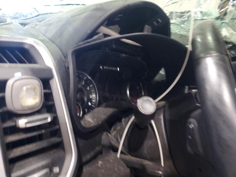 Снимка 9 от търг – 2022 RAM 1500 с VIN 1C6RRFBG1NN339622