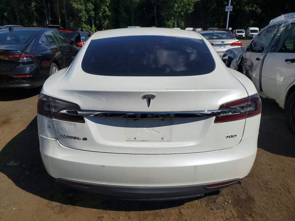 Photo 6 from auction – 2015 TESLA MODEL S with VIN 5YJSA1S27FF088047