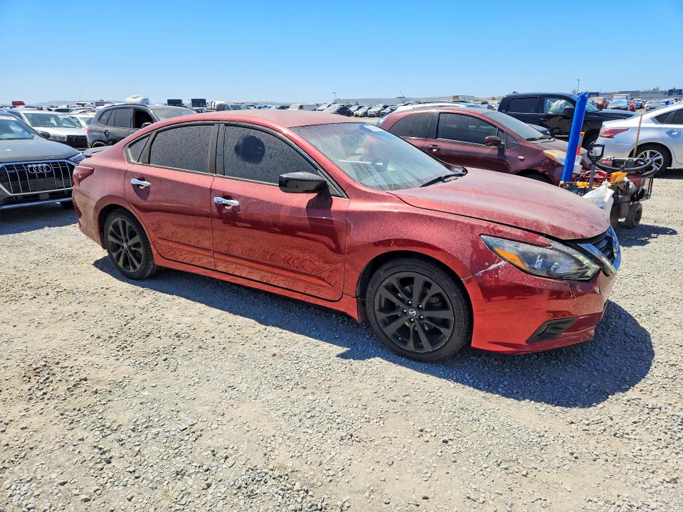 Photo 4 from auction – 2017 NISSAN ALTIMA with VIN 1N4AL3AP6HC207484