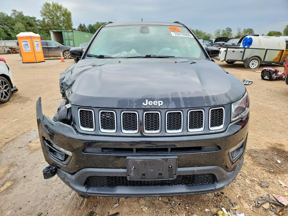 Foto 5 de la subasta – 2018 JEEP COMPASS con VIN 3C4NJDBB8JT480107