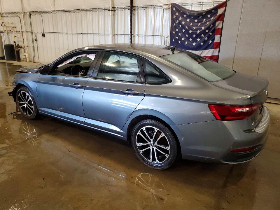 Photo 2 from auction – 2023 VOLKSWAGEN JETTA with VIN 3VWBM7BU4PM037630