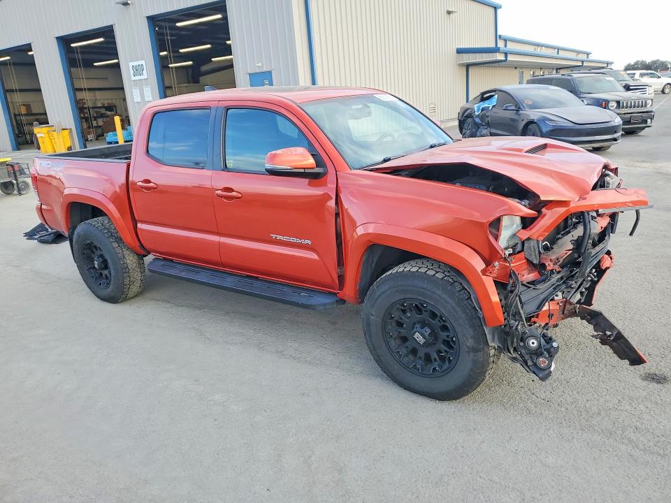 Photo 4 from auction – 2017 TOYOTA TACOMA with VIN 3TMCZ5AN2HM056895
