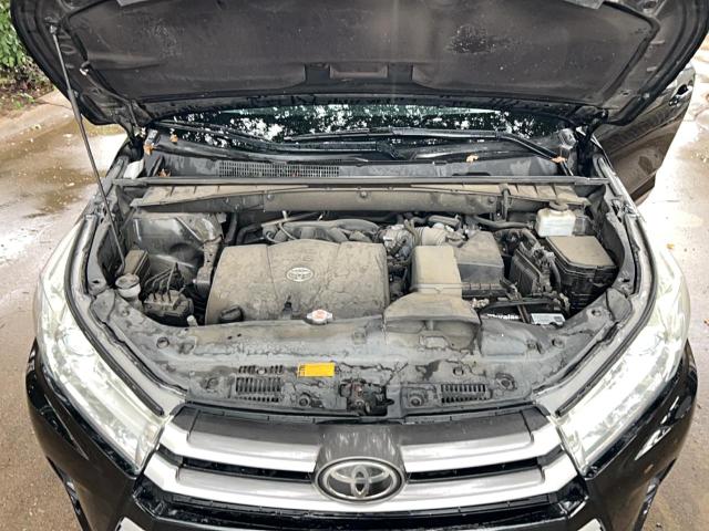 Photo 7 from auction – 2019 TOYOTA HIGHLANDER with VIN 5TDZZRFH9KS309982