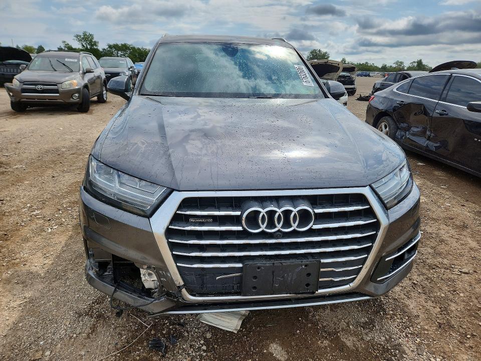 Zdjęcie 5 z aukcji – 2018 AUDI Q7 z VIN WA1LAAF7XJD048730