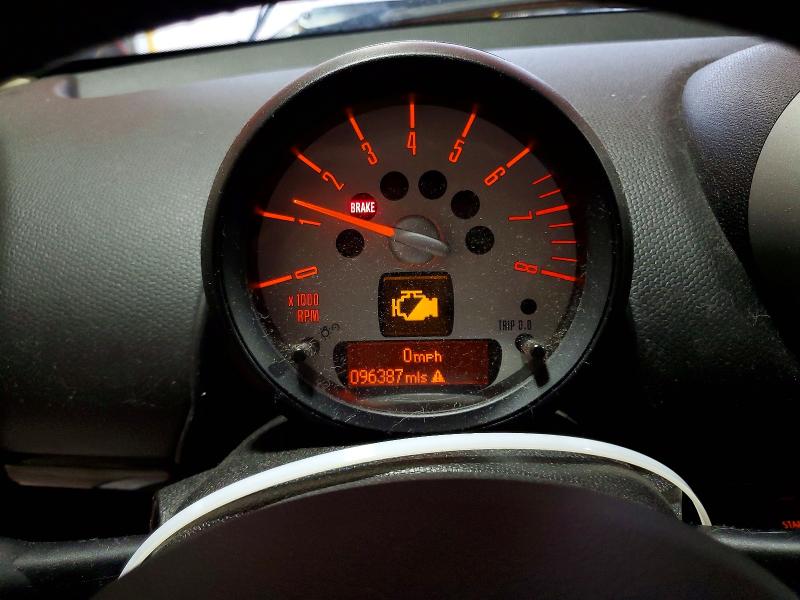 Photo 9 from auction – 2011 MINI COOPER with VIN WMWZC5C59BWM10604