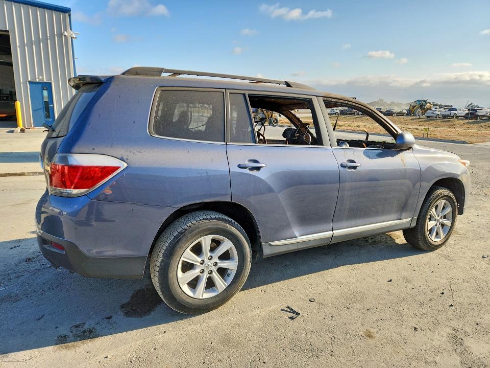 Photo 3 from auction – 2013 TOYOTA HIGHLANDER with VIN 5TDBK3EH6DS270050