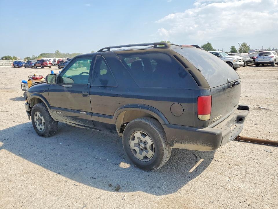 Photo 2 from auction – 2002 CHEVROLET BLAZER with VIN 1GNCT18W42K232618