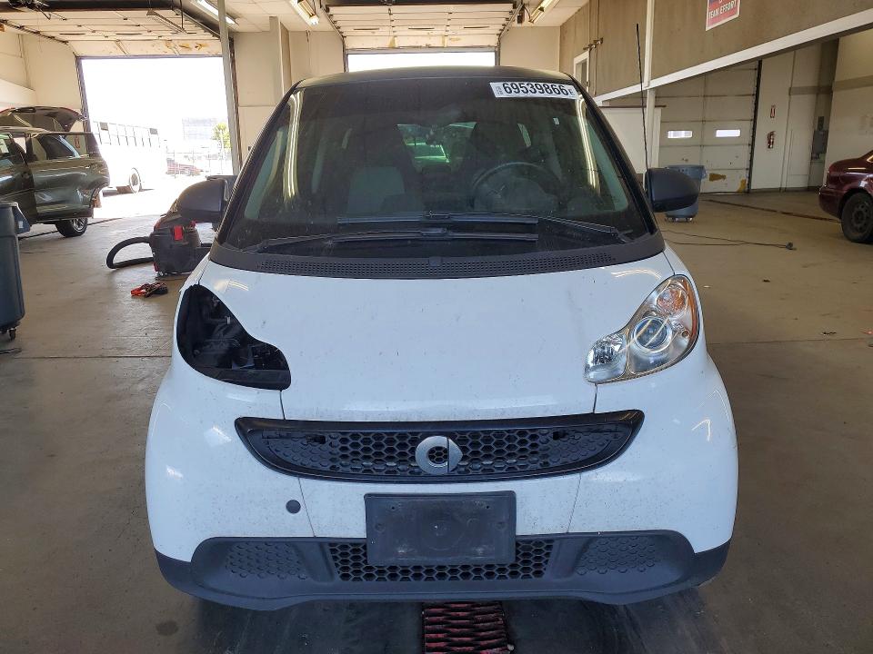 Photo 5 from auction – 2013 SMART FORTWO with VIN WMEEJ3BA7DK688231