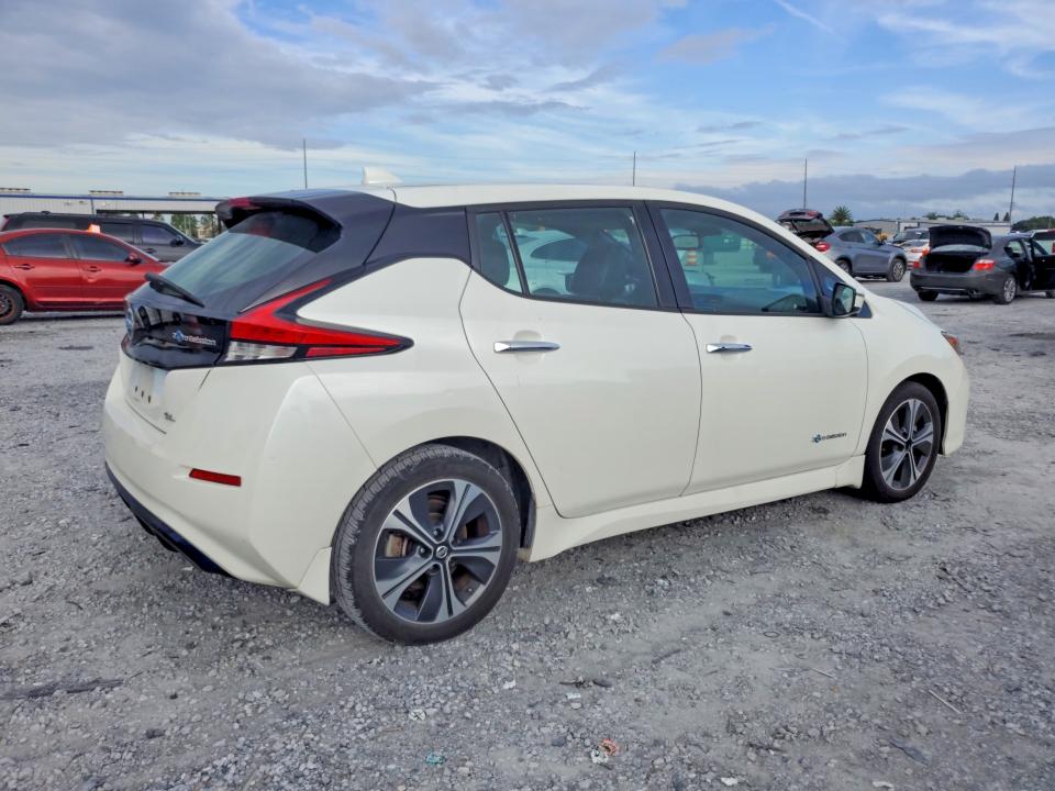 Photo 3 from auction – 2018 NISSAN LEAF with VIN 1N4AZ1CP2JC300427