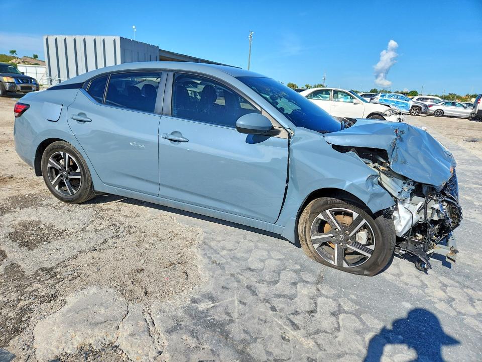 Снимка 4 от търг – 2025 NISSAN SENTRA с VIN 3N1AB8CV2SY407494