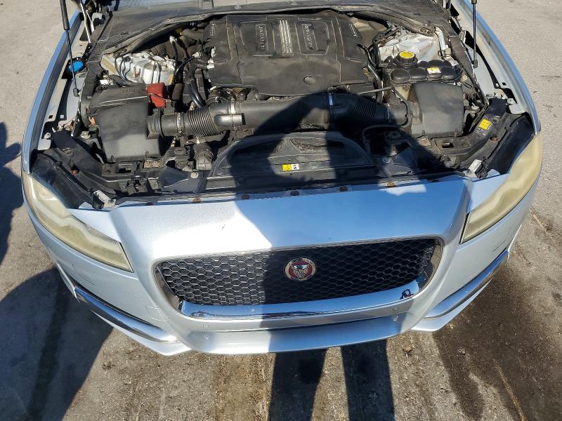 Photo 11 from auction – 2017 JAGUAR XF with VIN SAJBD4BVXHCY42479