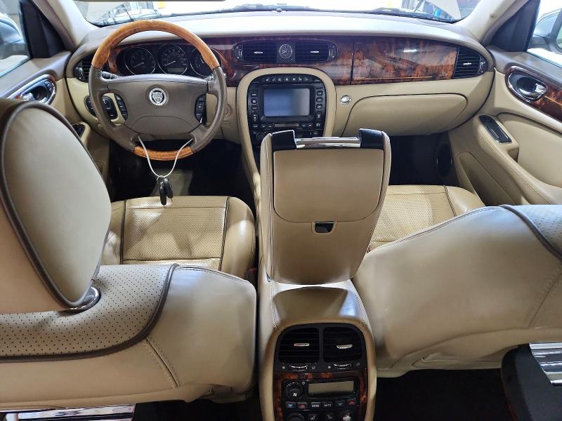 Photo 8 from auction – 2009 JAGUAR XJ with VIN SAJWA82B29SH30373