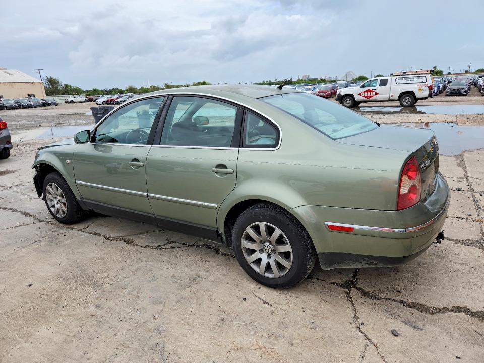 Снимка 2 от търг – 2001 VOLKSWAGEN PASSAT с VIN WVWPD63B01P102412