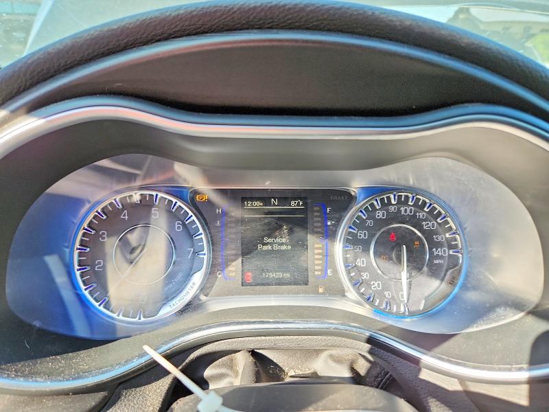 Photo 9 from auction – 2015 CHRYSLER 200 with VIN 1C3CCCAB8FN635392
