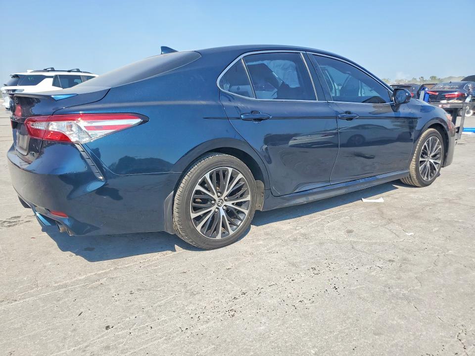 Photo 3 from auction – 2020 TOYOTA CAMRY with VIN 4T1G11AK4LU970136