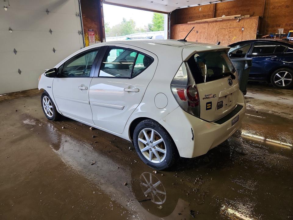 Photo 2 from auction – 2013 TOYOTA PRIUS C with VIN JTDKDTB34D1050308