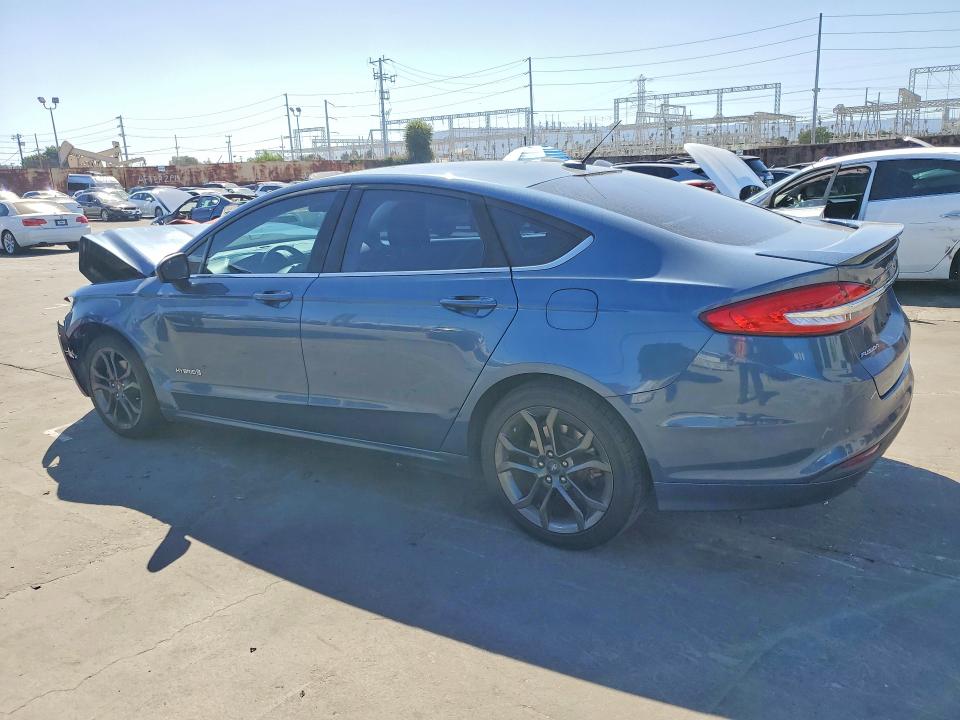 Photo 2 from auction – 2018 FORD FUSION with VIN 3FA6P0LU1JR207816