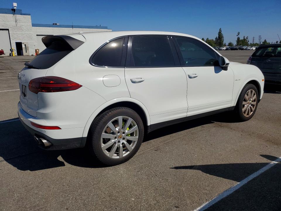 Photo 3 from auction – 2017 PORSCHE CAYENNE with VIN WP1AE2A27HLA75689