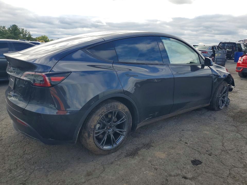 Снимка 3 от търг – 2024 TESLA MODEL Y с VIN 7SAYGDED6RF206765