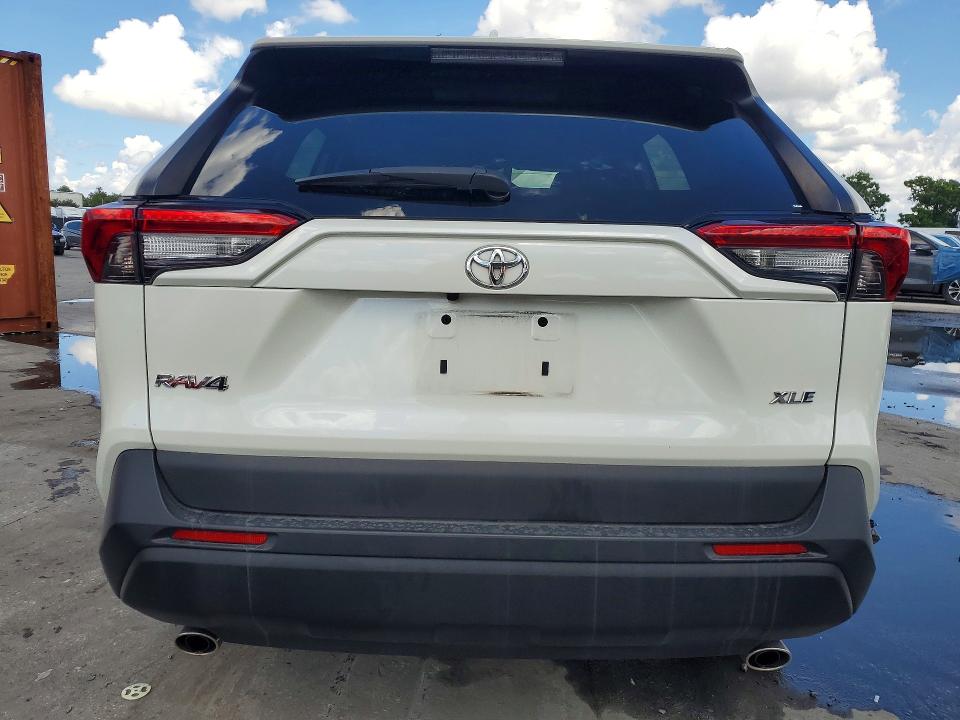 Снимка 6 от търг – 2021 TOYOTA RAV4 с VIN 2T3C1RFV2MW171111