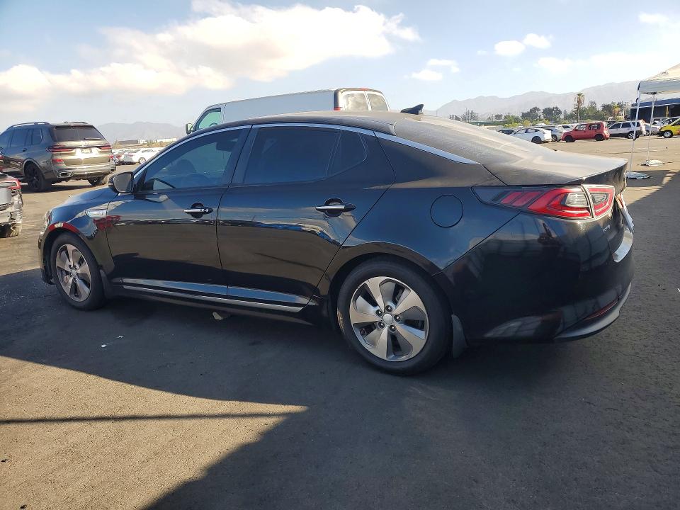 Photo 2 from auction – 2016 KIA OPTIMA with VIN KNAGN4AD2G5098659