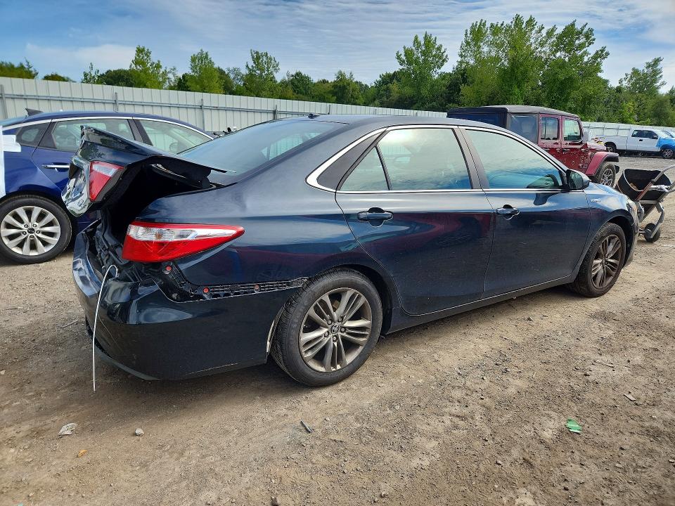 Photo 3 from auction – 2015 TOYOTA CAMRY HYBRID with VIN 4T1BD1FKXFU174702