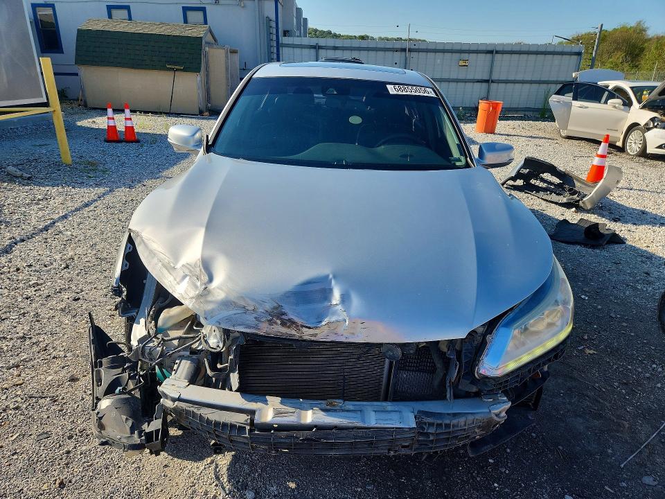 Photo 5 from auction – 2015 HONDA ACCORD with VIN 1HGCR6F71FA002239