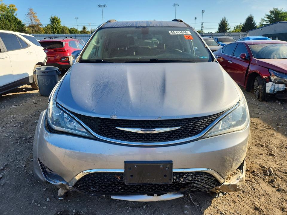 Photo 5 from auction – 2017 CHRYSLER PACIFICA with VIN 2C4RC1EG8HR704863