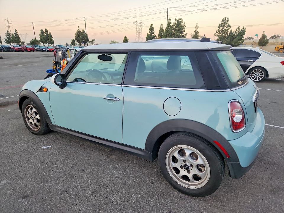Zdjęcie 2 z aukcji – 2012 MINI COOPER z VIN WMWSU3C5XCT255793