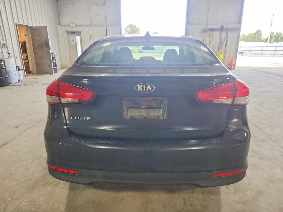 صورة رقم 6 من المزاد - 2018 KIA FORTE مع VIN 3KPFL4A76JE190836