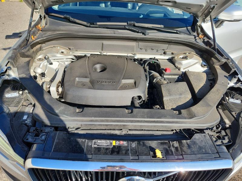 Photo 12 from auction – 2018 VOLVO XC60 with VIN LYV102RK4JB109862